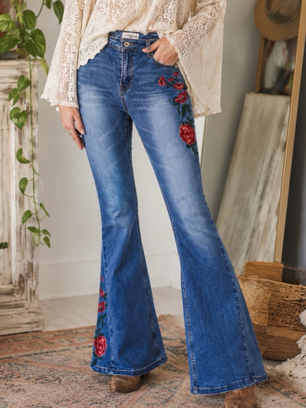 Umgee Floral Embroidered Flare Jeans Women’s 27 Boho Bell Bottom Blue Denim